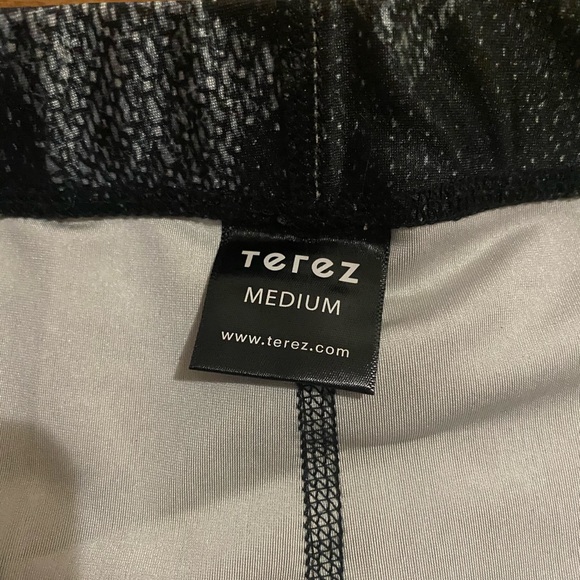 Terez star Capri length leggings, size M, EUC - Picture 3 of 6